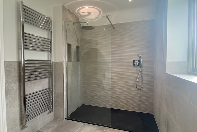 Master Ensuite 1